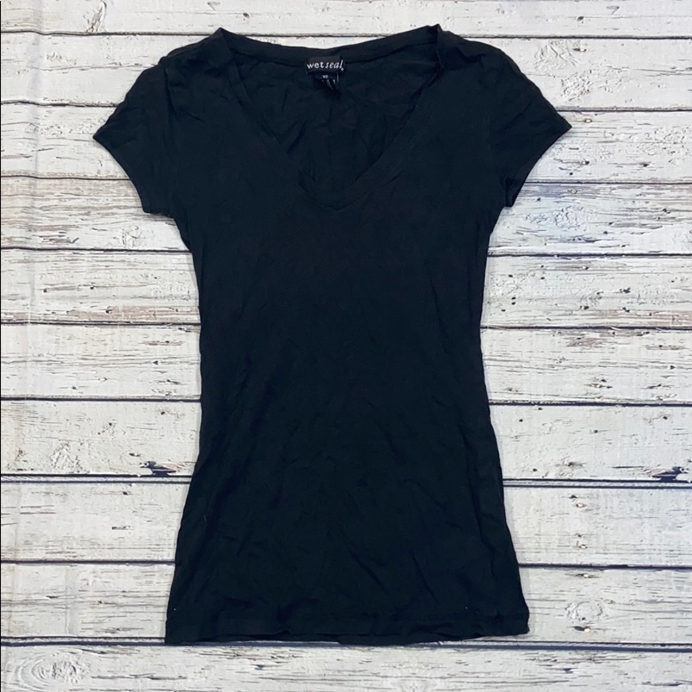 🌵3/$20• Comfy Plain Black V Neck Tee Shirt